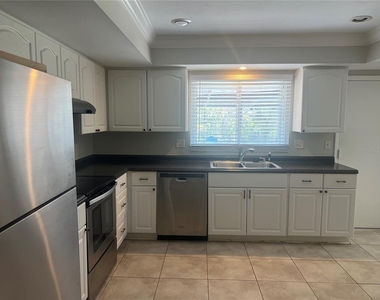 226 Delmar Ave - Photo Thumbnail 10