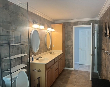 226 Delmar Ave - Photo Thumbnail 24