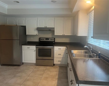226 Delmar Ave - Photo Thumbnail 11