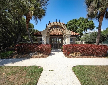 8501 Park Shore Lane - Photo Thumbnail 41