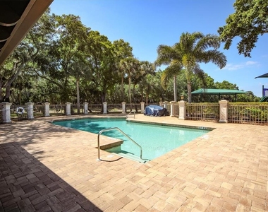 8501 Park Shore Lane - Photo Thumbnail 42