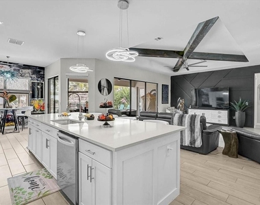 15835 Tradewind Terrace - Photo Thumbnail 5