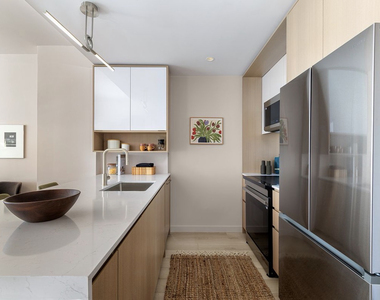 East 39th Street - Photo Thumbnail 1