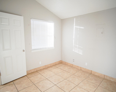 10202 Niagara Falls Place - Photo Thumbnail 5