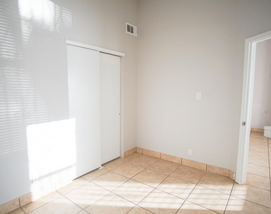 10202 Niagara Falls Place - Photo Thumbnail 4