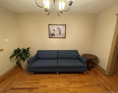 364 Rock Avenue - Photo Thumbnail 2