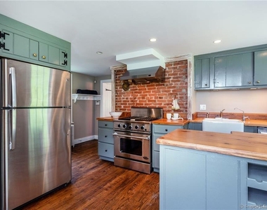 115 River Road - Photo Thumbnail 9