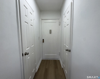 28 Strawberry Hill Avenue - Photo Thumbnail 6