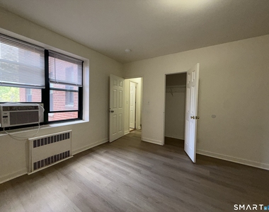 28 Strawberry Hill Avenue - Photo Thumbnail 14