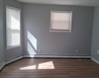 1458 Main Street - Photo Thumbnail 1