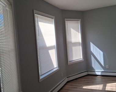 1458 Main Street - Photo Thumbnail 4