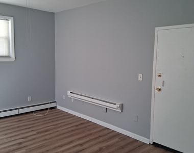 1458 Main Street - Photo Thumbnail 5