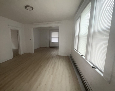 127 Pearl Street - Photo Thumbnail 4