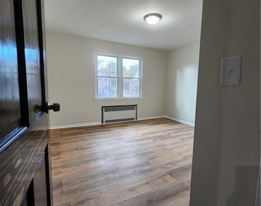 126 Goddard Avenue - Photo Thumbnail 8