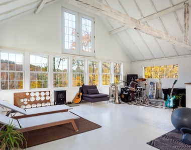 275 Interlaken Road - Photo Thumbnail 8