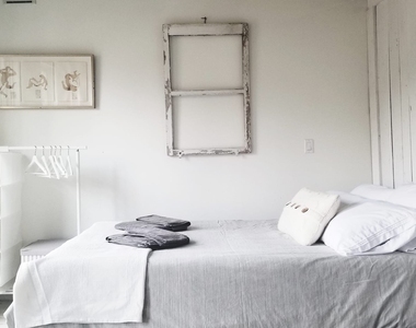 275 Interlaken Road - Photo Thumbnail 10
