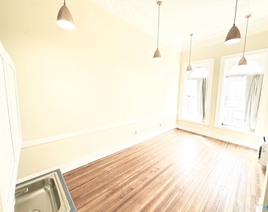 105 Bank Street - Photo Thumbnail 8