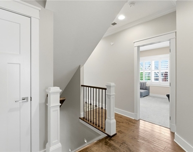 666 Chilliwack Ln - Photo Thumbnail 28