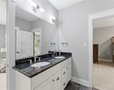 666 Chilliwack Ln - Photo Thumbnail 32