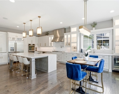 666 Chilliwack Ln - Photo Thumbnail 11