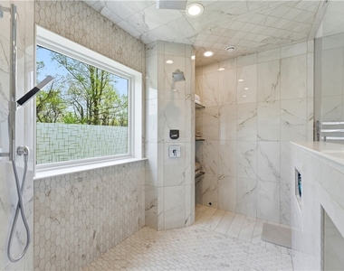 666 Chilliwack Ln - Photo Thumbnail 23