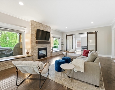 666 Chilliwack Ln - Photo Thumbnail 4