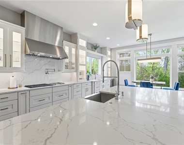 666 Chilliwack Ln - Photo Thumbnail 9