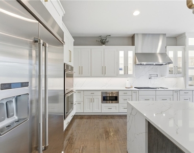 666 Chilliwack Ln - Photo Thumbnail 8