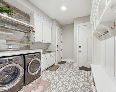 666 Chilliwack Ln - Photo Thumbnail 17