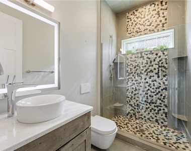 666 Chilliwack Ln - Photo Thumbnail 16