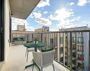 272 South 1st Street - Photo Thumbnail 5