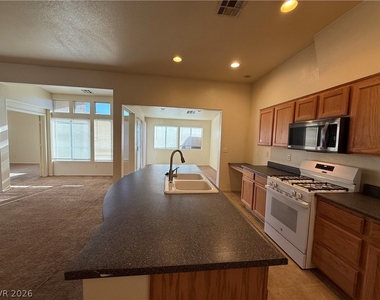 3358 Glacial Lake Street - Photo Thumbnail 12