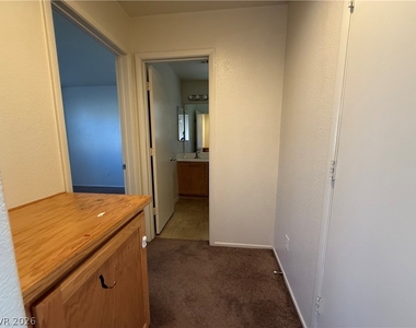 3358 Glacial Lake Street - Photo Thumbnail 24