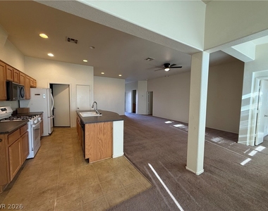 3358 Glacial Lake Street - Photo Thumbnail 14
