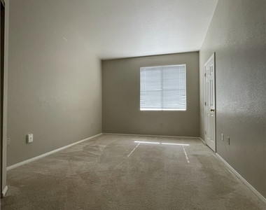 5155 Tropicana Avenue - Photo Thumbnail 8