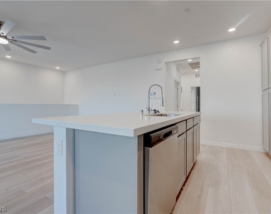 3302 Viola Hills Avenue - Photo Thumbnail 2