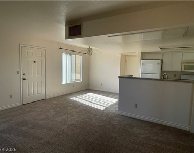 8070 W Russell Road - Photo Thumbnail 4