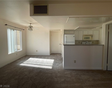 8070 W Russell Road - Photo Thumbnail 3
