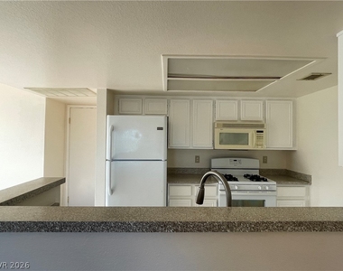 8070 W Russell Road - Photo Thumbnail 13