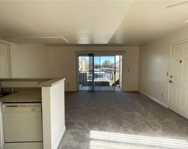 8070 W Russell Road - Photo Thumbnail 6