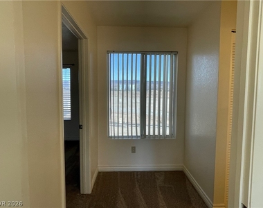 8070 W Russell Road - Photo Thumbnail 19