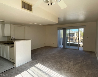 8070 W Russell Road - Photo Thumbnail 7