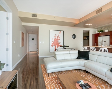 4471 Dean Martin Drive - Photo Thumbnail 6