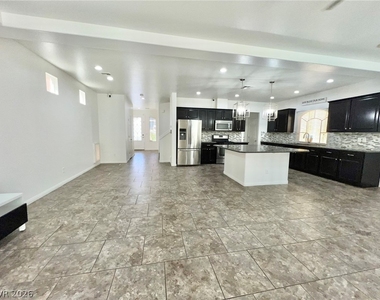 8412 Golden Amber Street - Photo Thumbnail 5