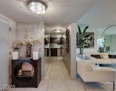 205 E Harmon Avenue - Photo Thumbnail 3