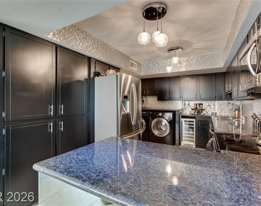 205 E Harmon Avenue - Photo Thumbnail 2