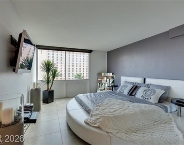 205 E Harmon Avenue - Photo Thumbnail 5