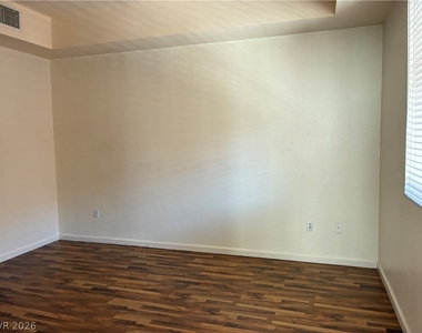 43 E Agate Avenue - Photo Thumbnail 2