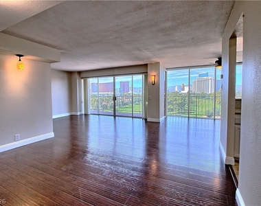 3111 Bel Air Drive - Photo Thumbnail 3
