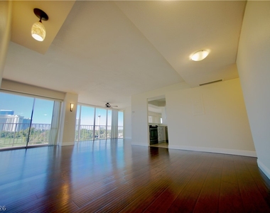 3111 Bel Air Drive - Photo Thumbnail 2